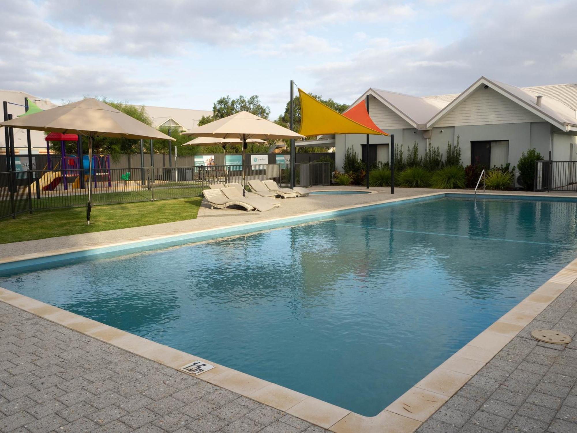 Fortyone - Oceanside Retreat บัสเซลตัน ภายนอก รูปภาพ